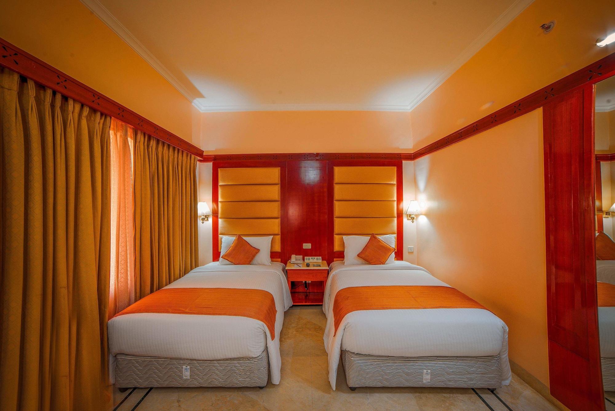 Raj Park Hotel Chennai Ngoại thất bức ảnh