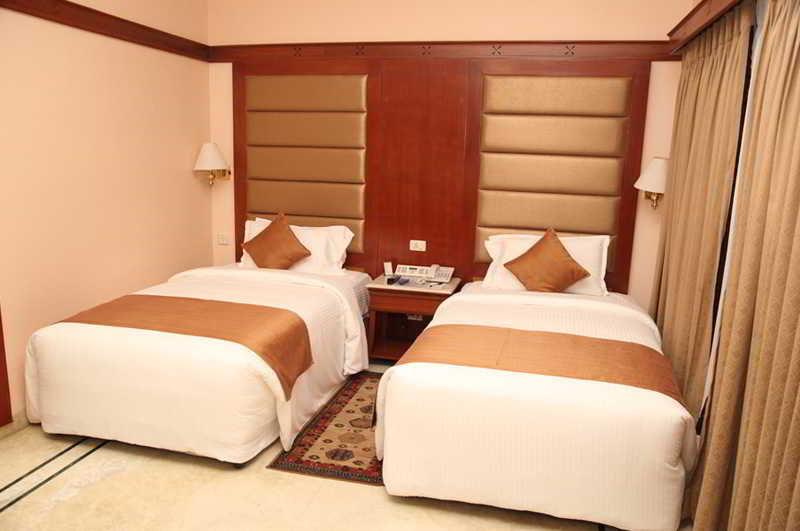 Raj Park Hotel Chennai Ngoại thất bức ảnh