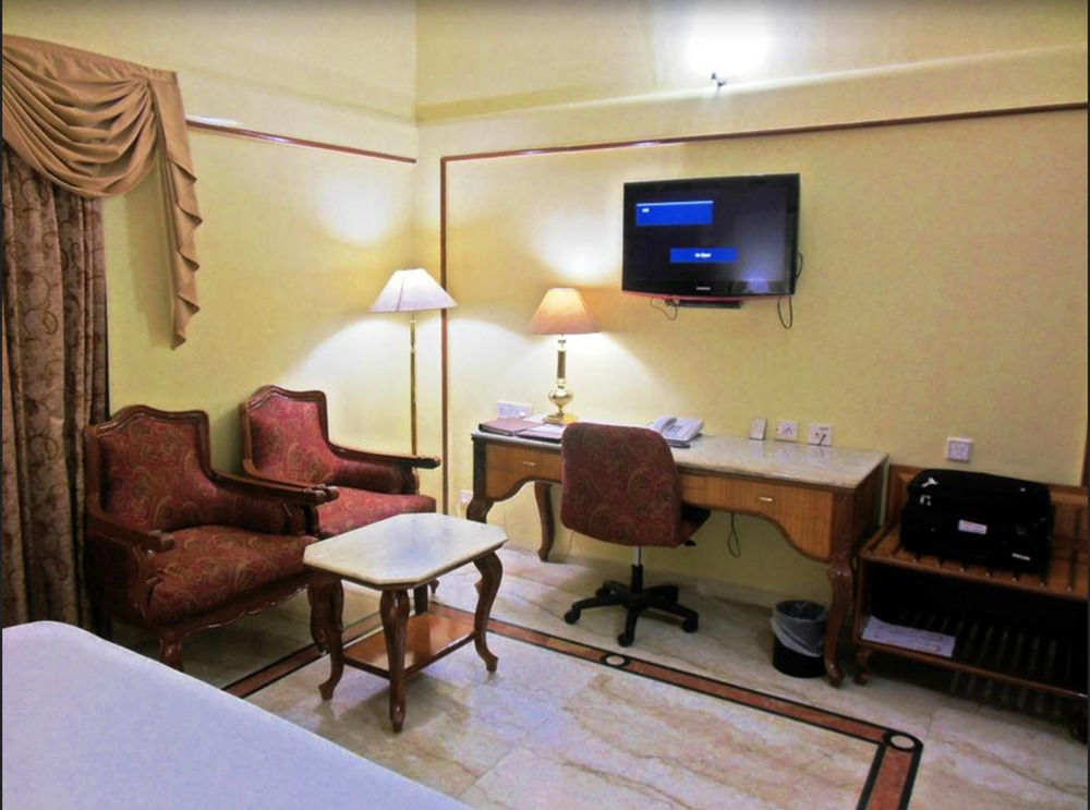 Raj Park Hotel Chennai Ngoại thất bức ảnh
