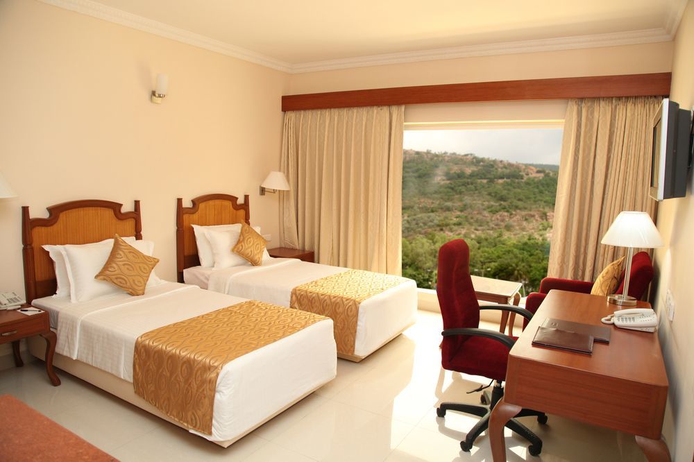 Raj Park Hotel Chennai Ngoại thất bức ảnh