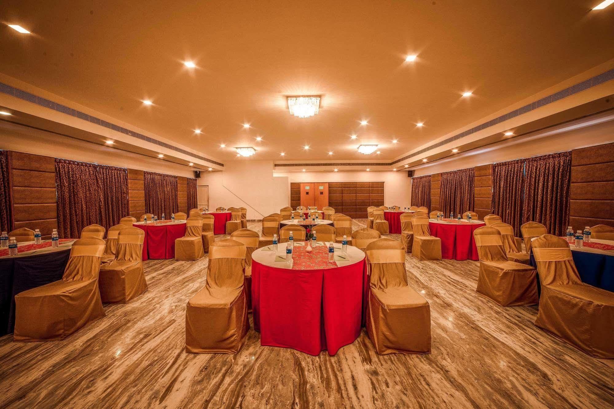 Raj Park Hotel Chennai Ngoại thất bức ảnh